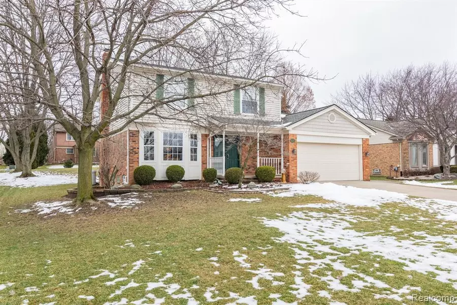 2082 CUMBERLAND Road, Rochester Hills, MI 48307 3702