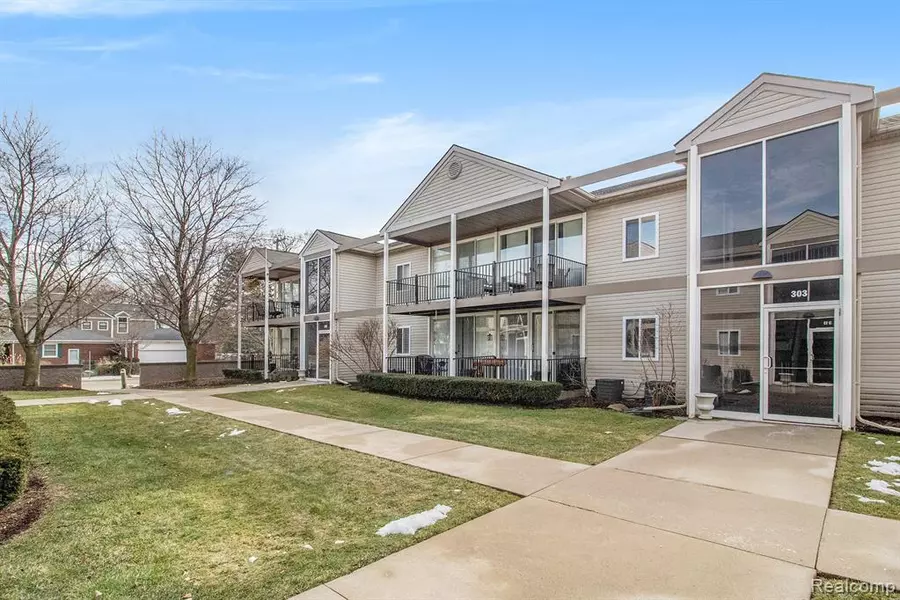 303 N ETON Street, Birmingham, MI 48009 5934