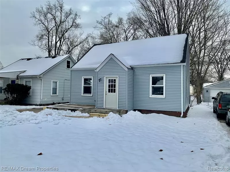 19489 NEGAUNEE, Redford, MI 48240 1641