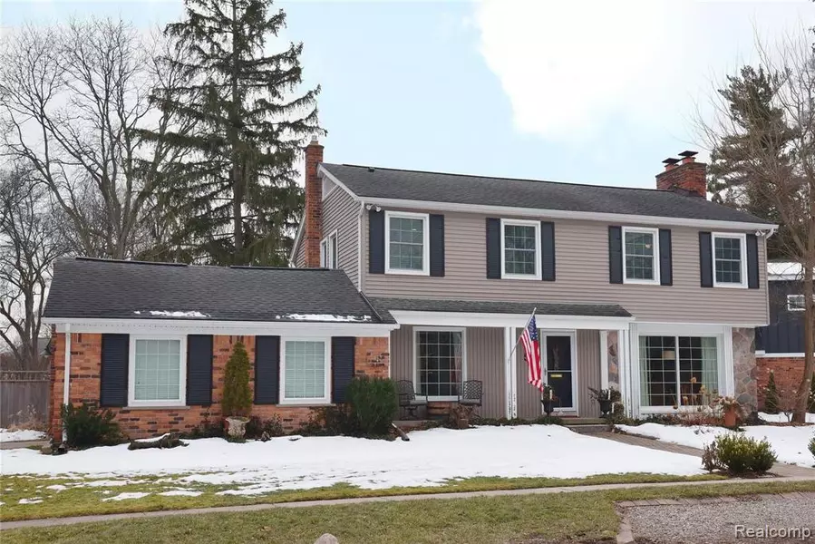 550 HENLEY Street, Birmingham, MI 48009 5681