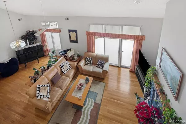 Troy, MI 48085 4976,4869 PICKFORD Drive