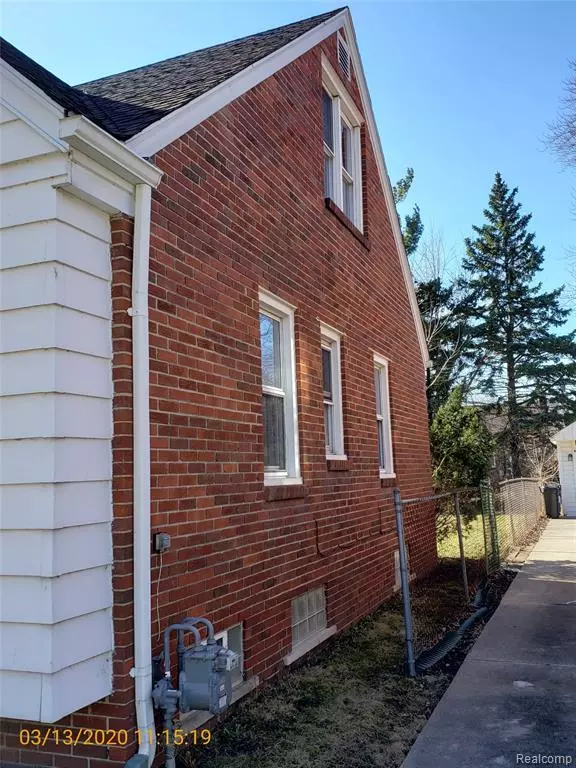 Harper Woods, MI 48225-,20886 LANCASTER ST