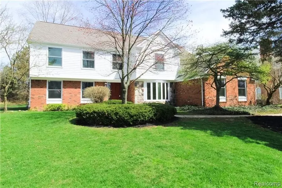 4874 Riverchase Drive, Troy, MI 48098 4185