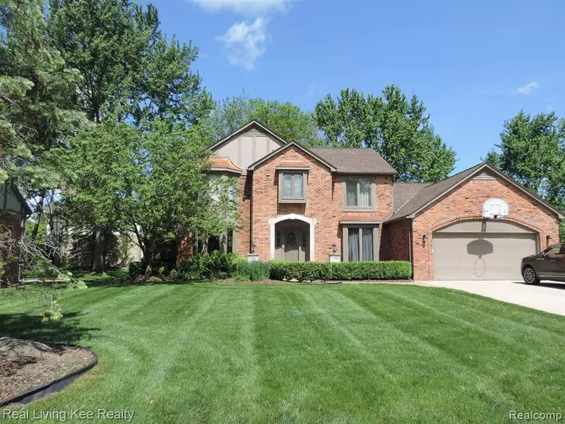 1885 SNOWDEN, Rochester Hills, MI 48306 2949