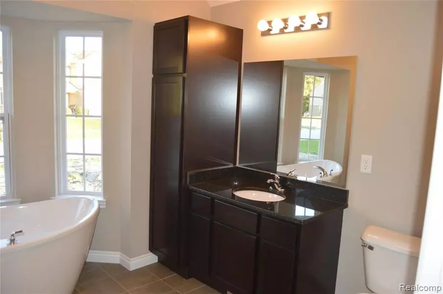 42991 Colonial Road, Belleville, MI 48111