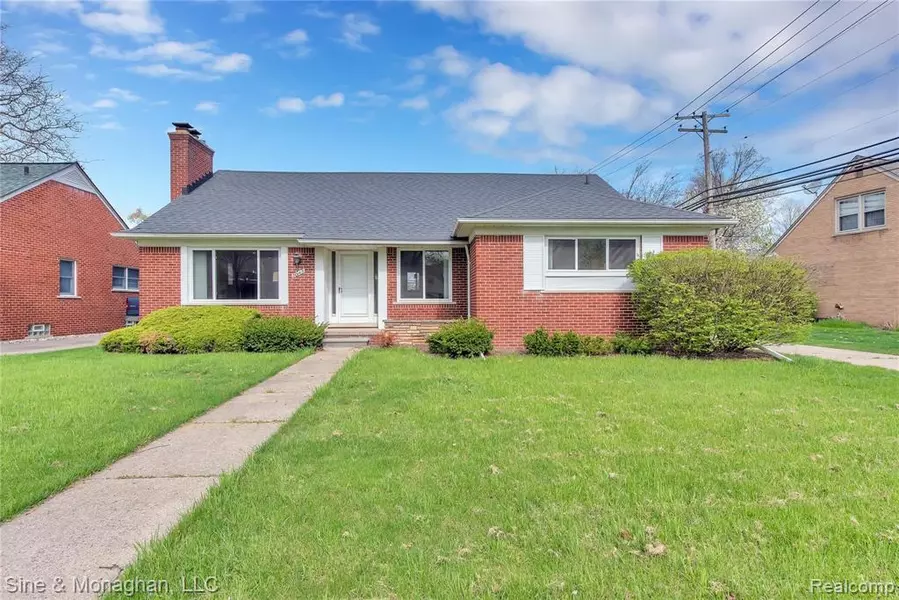 20145 FAIRWAY Drive, Grosse Pointe Woods, MI 48236 2436