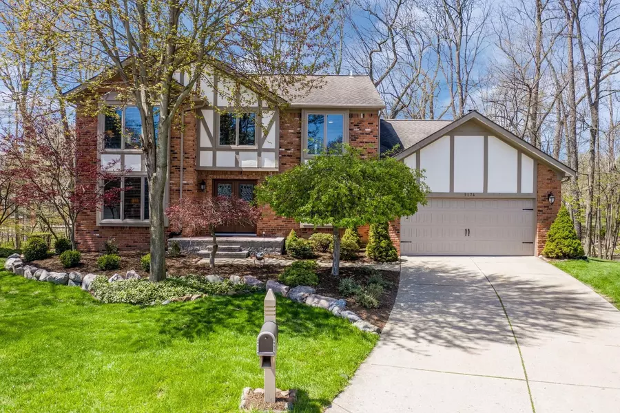 1174 VALLEY STREAM, Rochester Hills, MI 48309 1734