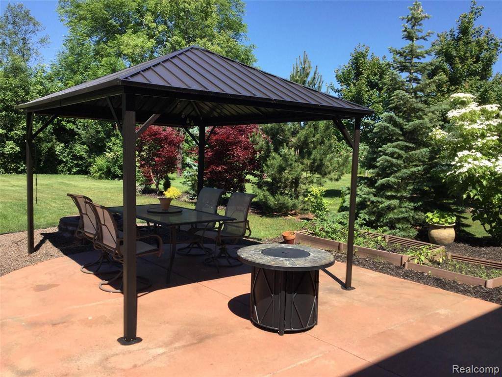 Northville, MI 48167,22751 ST JAMES Drive