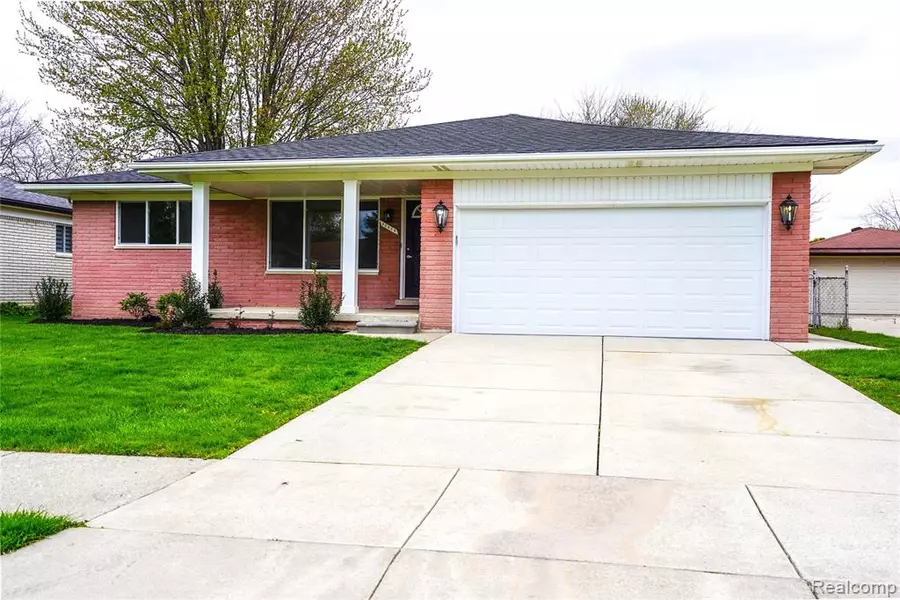 42828 MCCARTHY Boulevard, Clinton Township, MI 48038 1785