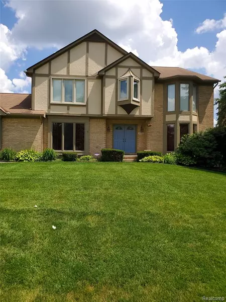 30982 HUNTSMAN Drive, Farmington Hills, MI 48331 1398