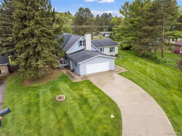 Owosso, MI 48867 9735,4947 CHIPPEWA Court