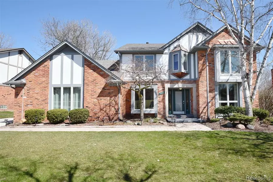 3412 SALEM Drive, Rochester Hills, MI 48306 2940