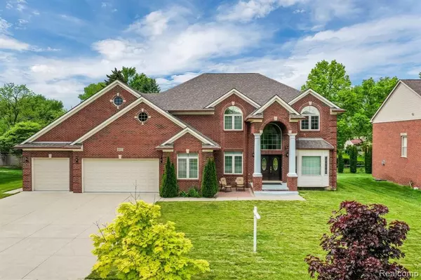 Troy, MI 48085 3228,865 QUILL CREEK Drive