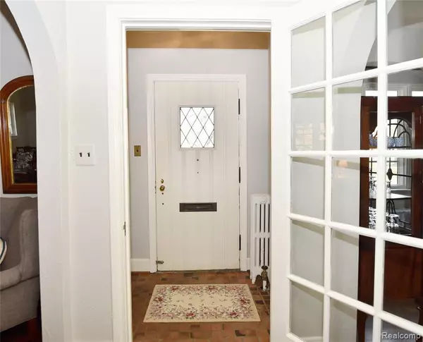 Birmingham, MI 48009 5902,1452 DORCHESTER Road