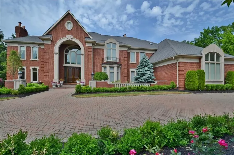 2368 HERONWOOD Drive, Bloomfield Hills, MI 48302 0834