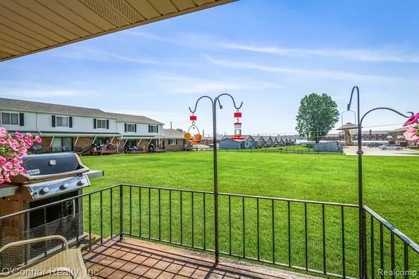 Marysville, MI 48040 1881,125 CUTTLE RD B - 9