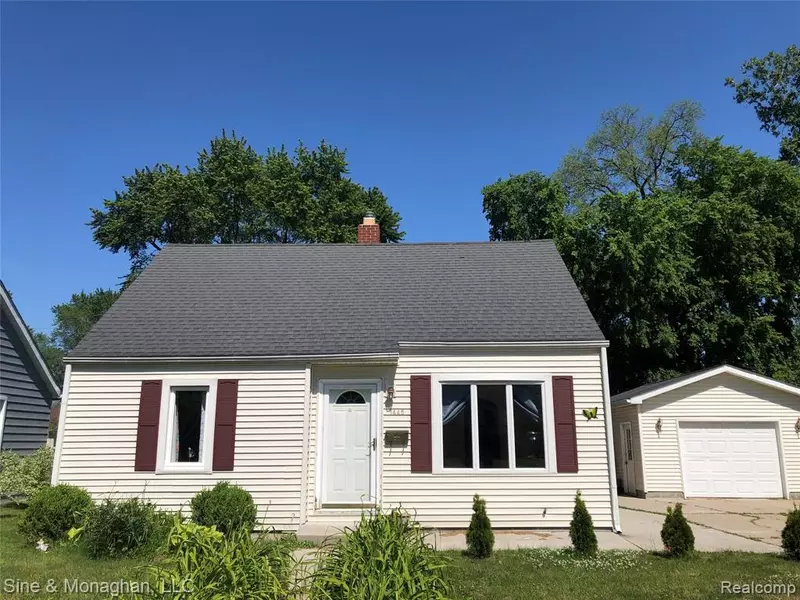 1445 CONNECTICUT Avenue, Marysville, MI 48040 1704