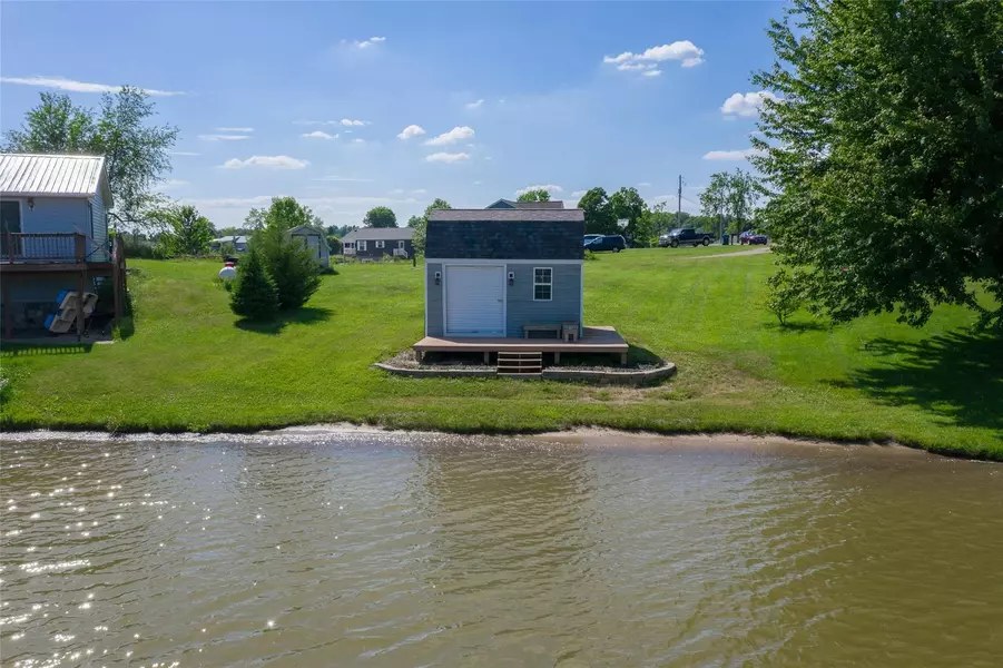 14701 LAKESHORE Drive, Camden, MI 49232