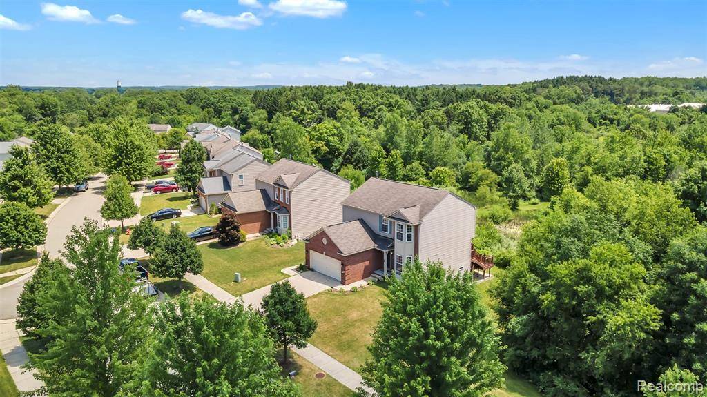 879 DEER VALLEY Road, Holly, MI 48442 1564