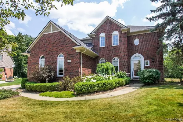 Rochester Hills, MI 48309 4701,3355 SEMINOLE Court