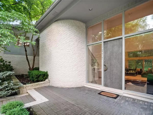 Bloomfield Hills, MI 48302 1773,1977 SHERWOOD GLEN