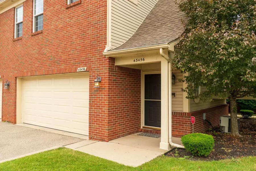 43456 Pendleton Circle, Sterling Heights, MI 48313 1986