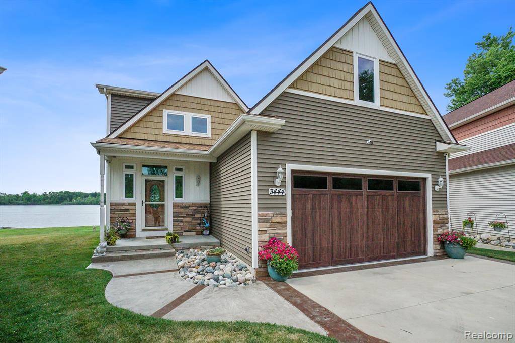 Fenton, MI 48430-1300,3444 COTTAGE COVE DR