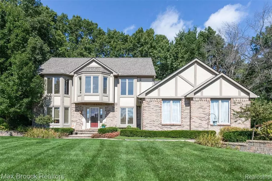 5336 URBANA Drive, Brighton, MI 48116 8878