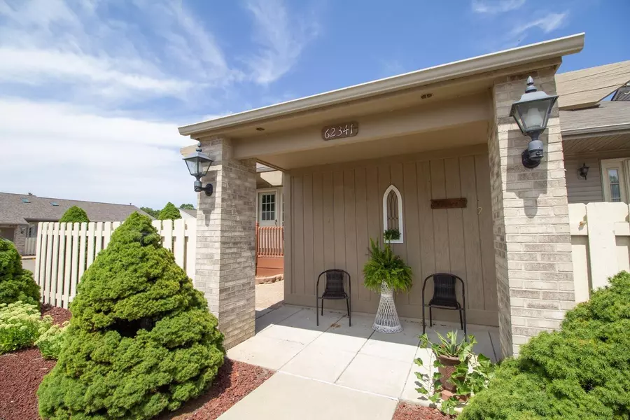 62341 Arlington Circle, South Lyon, MI 48178