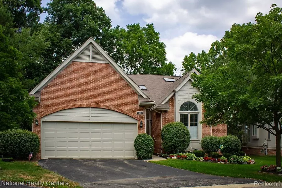 30538 HAZELWOOD, Farmington Hills, MI 48331 1273