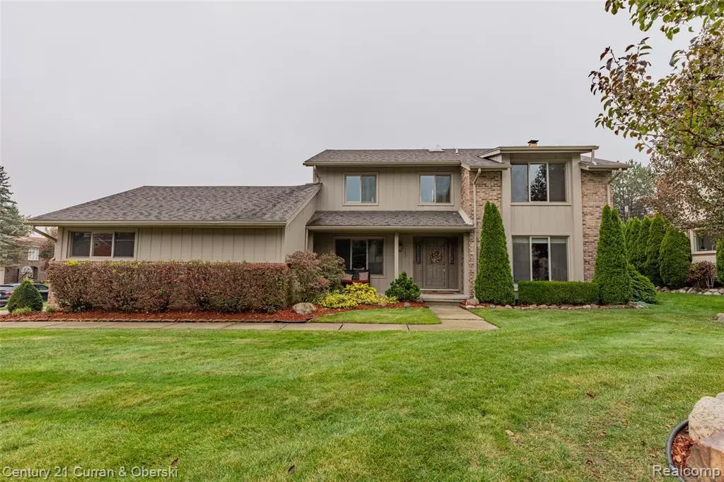 Rochester Hills, MI 48309 1139,163 STONETREE Circle