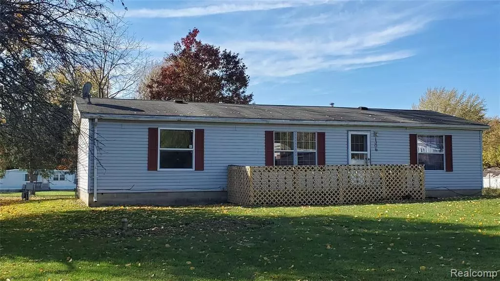 1306 S MEADOW Drive, Lennon, MI 48449 9624