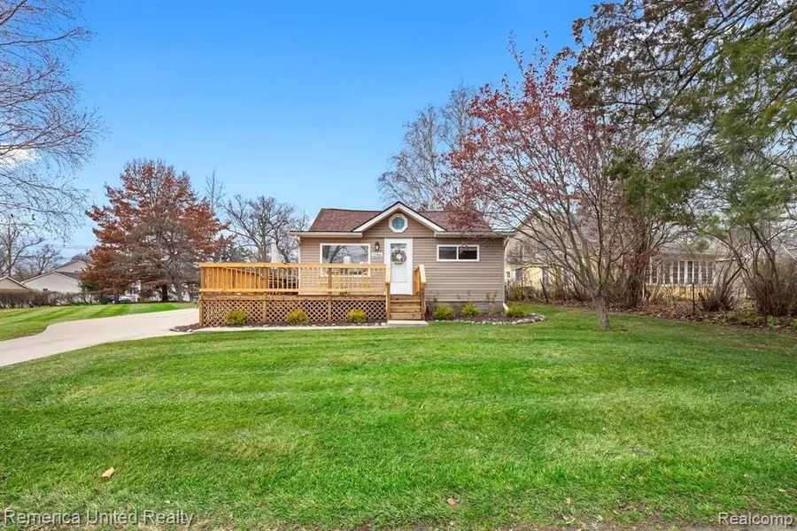 1146 Sunrise Park Street, Howell, MI 48843 8520