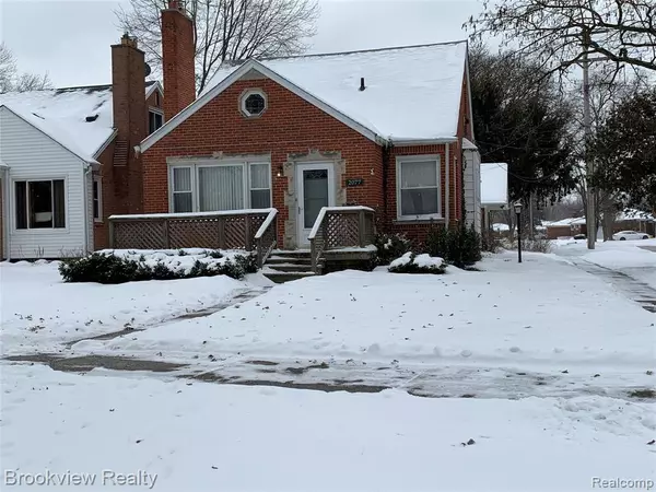 Harper Woods, MI 48236-1931,2077 KENMORE DR