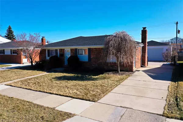 31660 KENWOOD Avenue, Madison Heights, MI 48071 1085