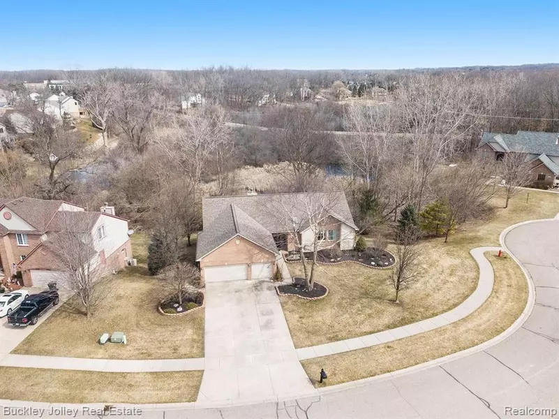 2409 ROLLING ROCK Drive, Brighton, MI 48114