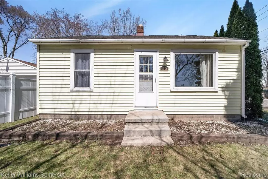 2591 LEE Avenue, Shelby Twp, MI 48317 3669