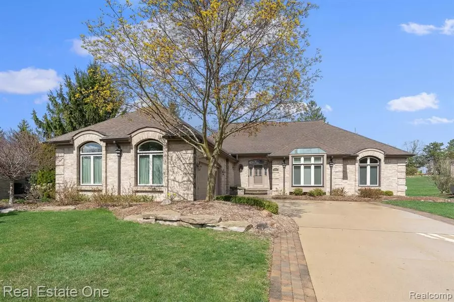 3448 SUMMIT RIDGE Drive, Rochester Hills, MI 48306 2959