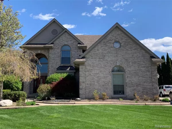 18282 WESTCHESTER Drive, Livonia, MI 48152 4082