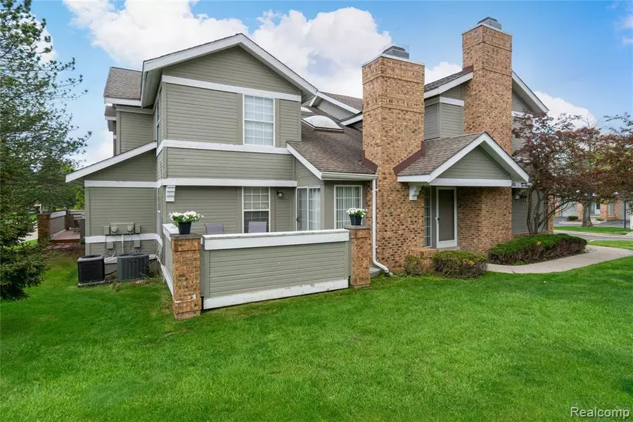 6782 STONEHEDGE, West Bloomfield, MI 48322 3455