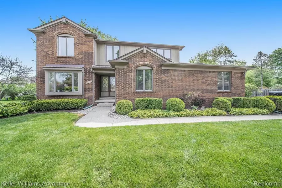 35181 Glengary Circle, Farmington Hills, MI 48331 2619