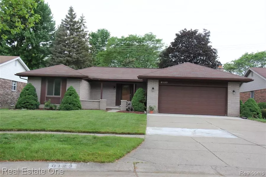 6123 GLOUCESTER Drive, Canton, MI 48187 2862