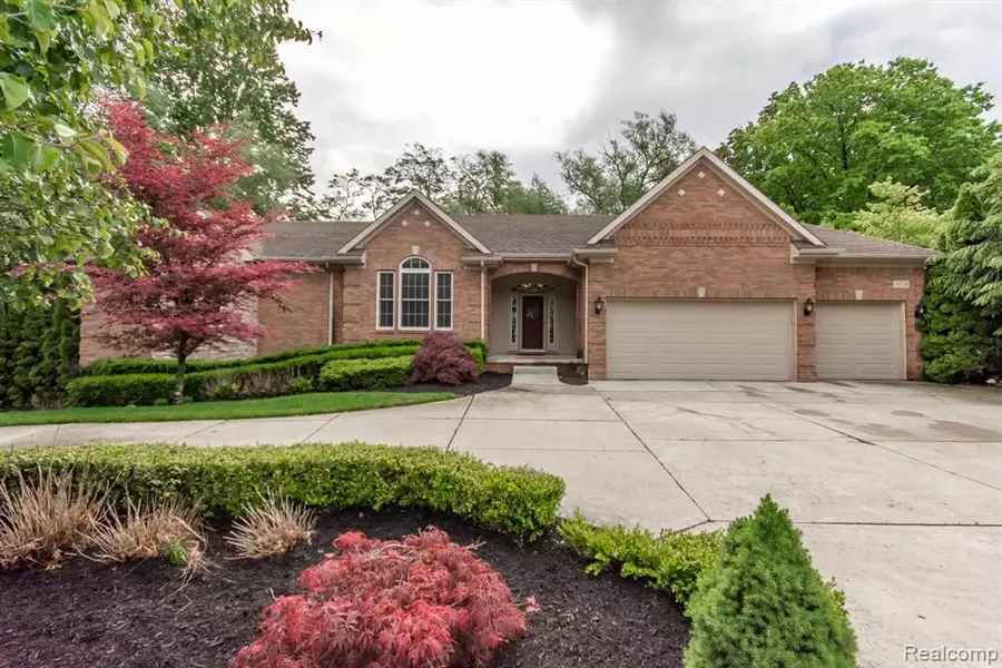 30536 MUNGER Drive, Livonia, MI 48154 6240