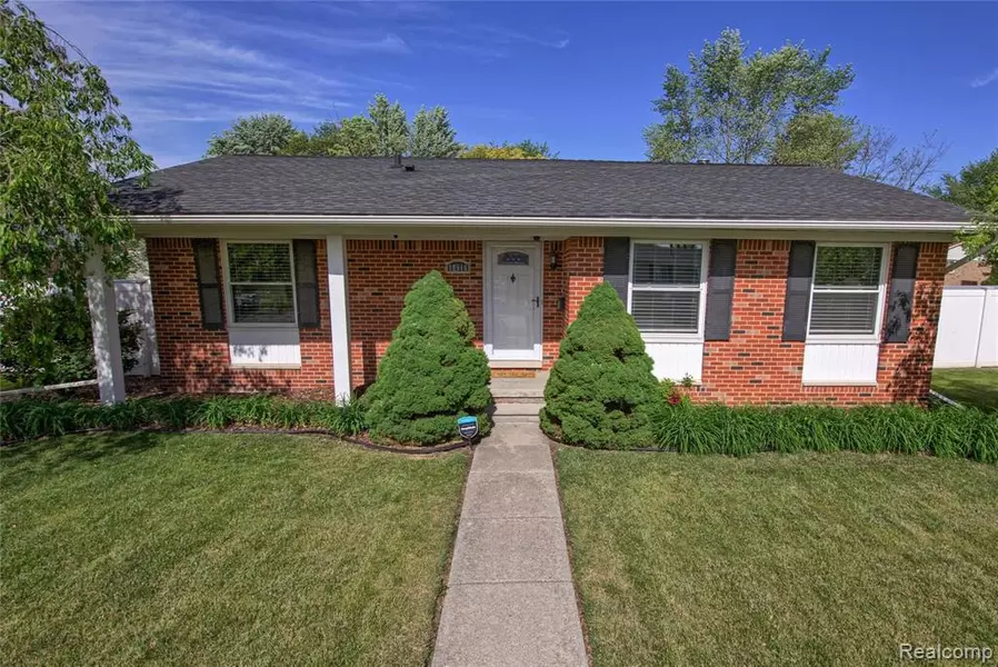 18516 ALDRIN Avenue, Brownstown, MI 48193 8204