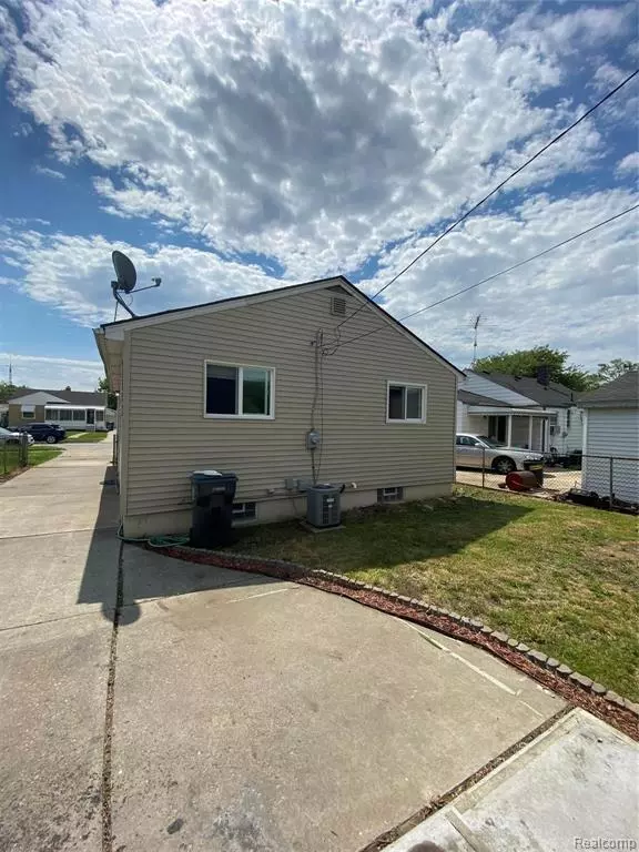 Melvindale, MI 48122 1288,17341 WALL Street