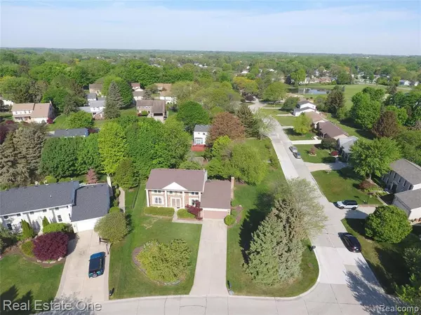 Novi, MI 48375 5128,22109 GREENTREE Lane