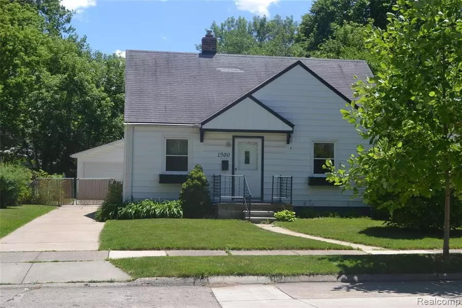 1900 DALLAS Avenue, Royal Oak, MI 48067 3576