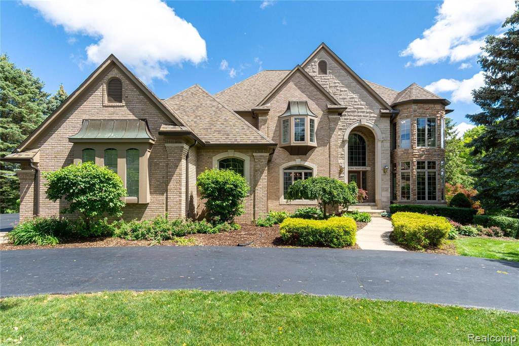 4235 Colonial Court, Howell, MI 48843