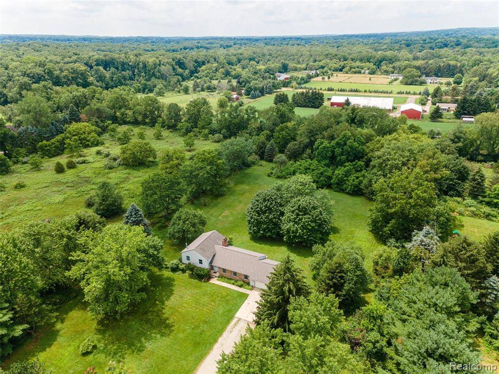 Whitmore Lake, MI 48189 9282,7931 Fox Lane