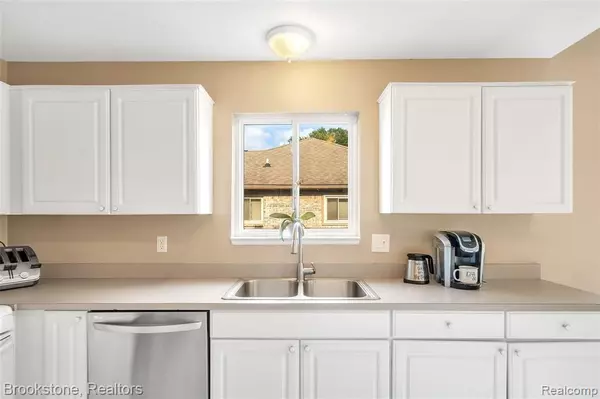 New Baltimore, MI 48047 5523,36790 SAINT CLAIR Drive